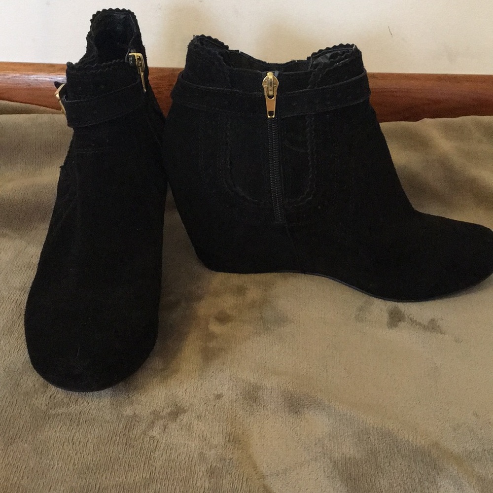 Dolce Vita suede booties
